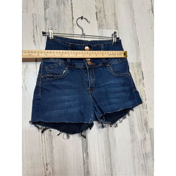 Blue Jean shorts - Picture 8 of 9